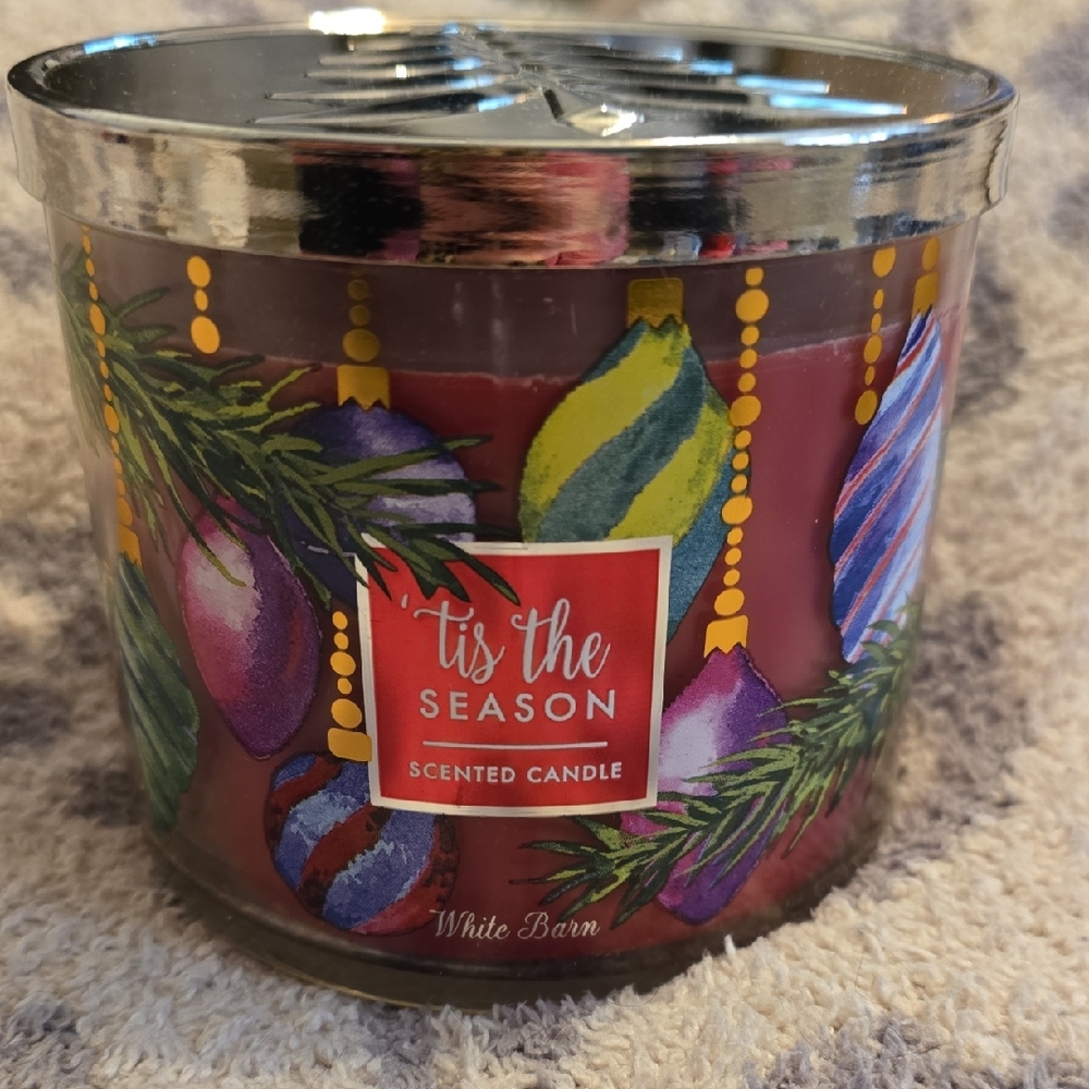White Barn Festive Holiday 3 Wick Candle- 'Tis The Season